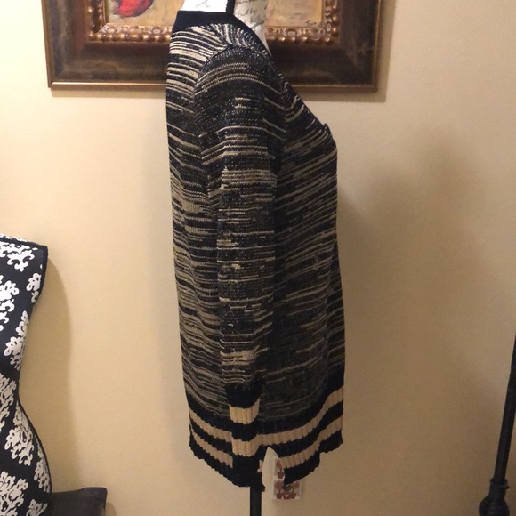 Sportsworks Studio Color block metallic gold threaded in black long cardigan - Picture 4 of 13